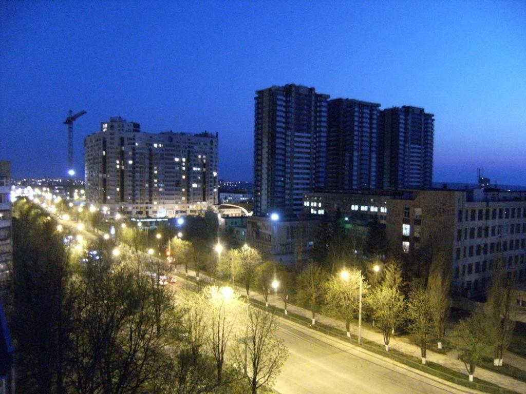 Modern Apartment With Panoramic View Near Metro 23August Харков Екстериор снимка